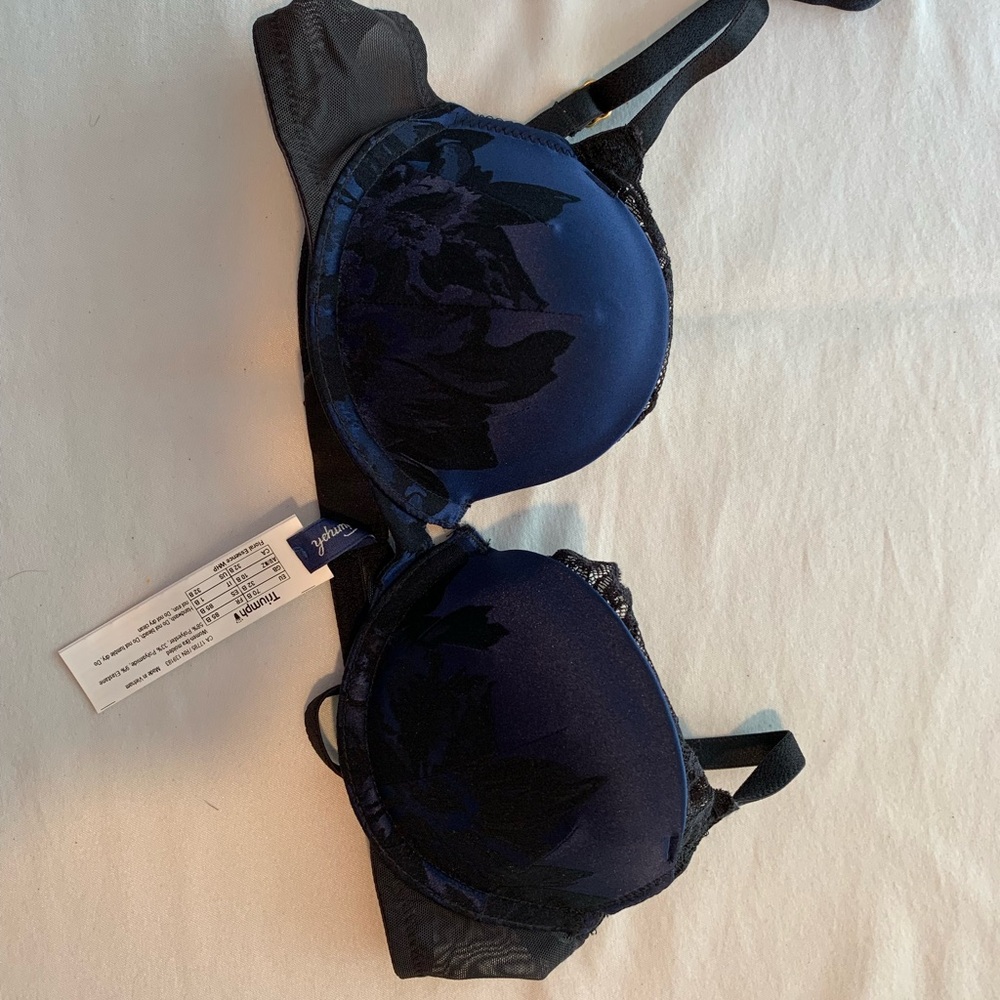 32B Triumph Midnight Blue Floral Bra